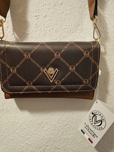 Portafoglio a tracolla Valentino Orlandi prezzo al pubblico consigliato $159