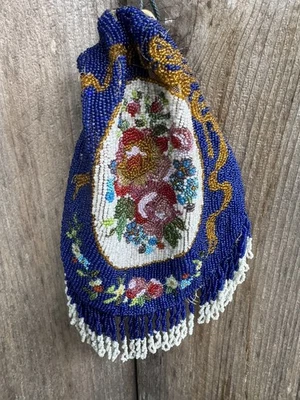 Vintage Blumen Mikro Perlen Kordelzug Handtasche blau Fransen Absehen Art Deco Tasche - Bild 1 von 3