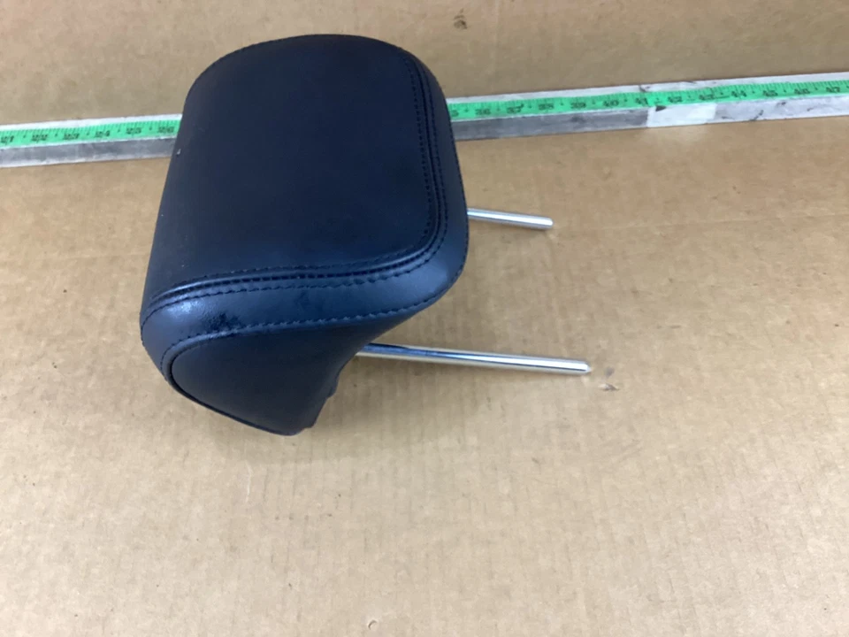2013-2016 Kia Cadenza Head Rest 887003R520GXT OEM - Image 2 of 4