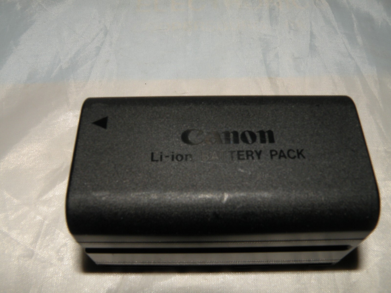 Genuine OEM Canon CA-920 Charger w/ BP-930 Li-Ion Battery