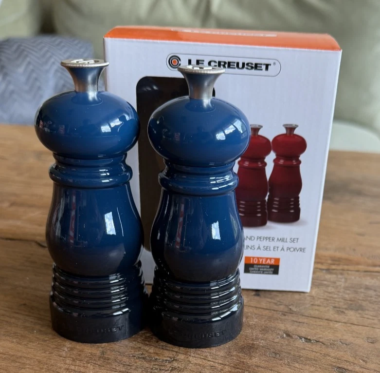 Le Creuset 4.33 in Petite Salt And Pepper Mill Set Nuit Blue NEW NIB