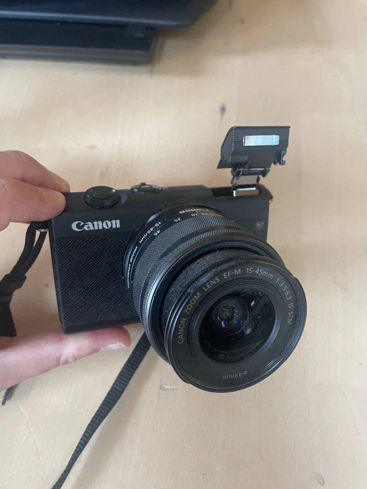 Canon EOS M200, photo 2 of 2