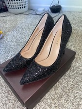 Black Glitter Pointed Toe Heels   Size 7