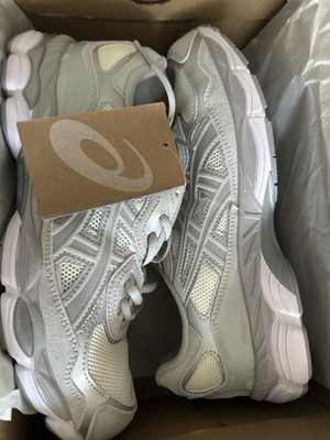 ASICS Herren Sneaker Low Top EU 42 Grau/Weiß Schnürung atmungsaktiv neu