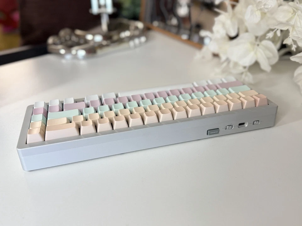 Xinmeng M67 65% Macaron Gasket Aluminum Wireless Gaming RGB Mechanical Keyboard - Image 4 of 4