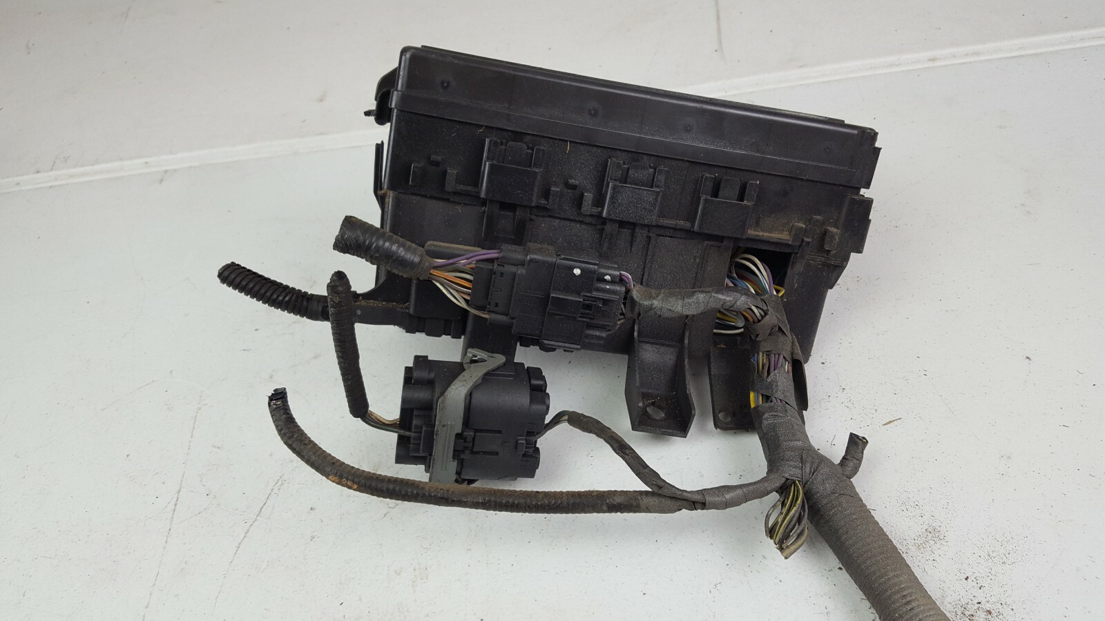 2006 Lincoln Zephyr 3.0L Engine Bay Relay Fuse Box eBay