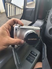 Olympus CAMEDIA C-770 Ultra Zoom 4.0MP Digital Camera