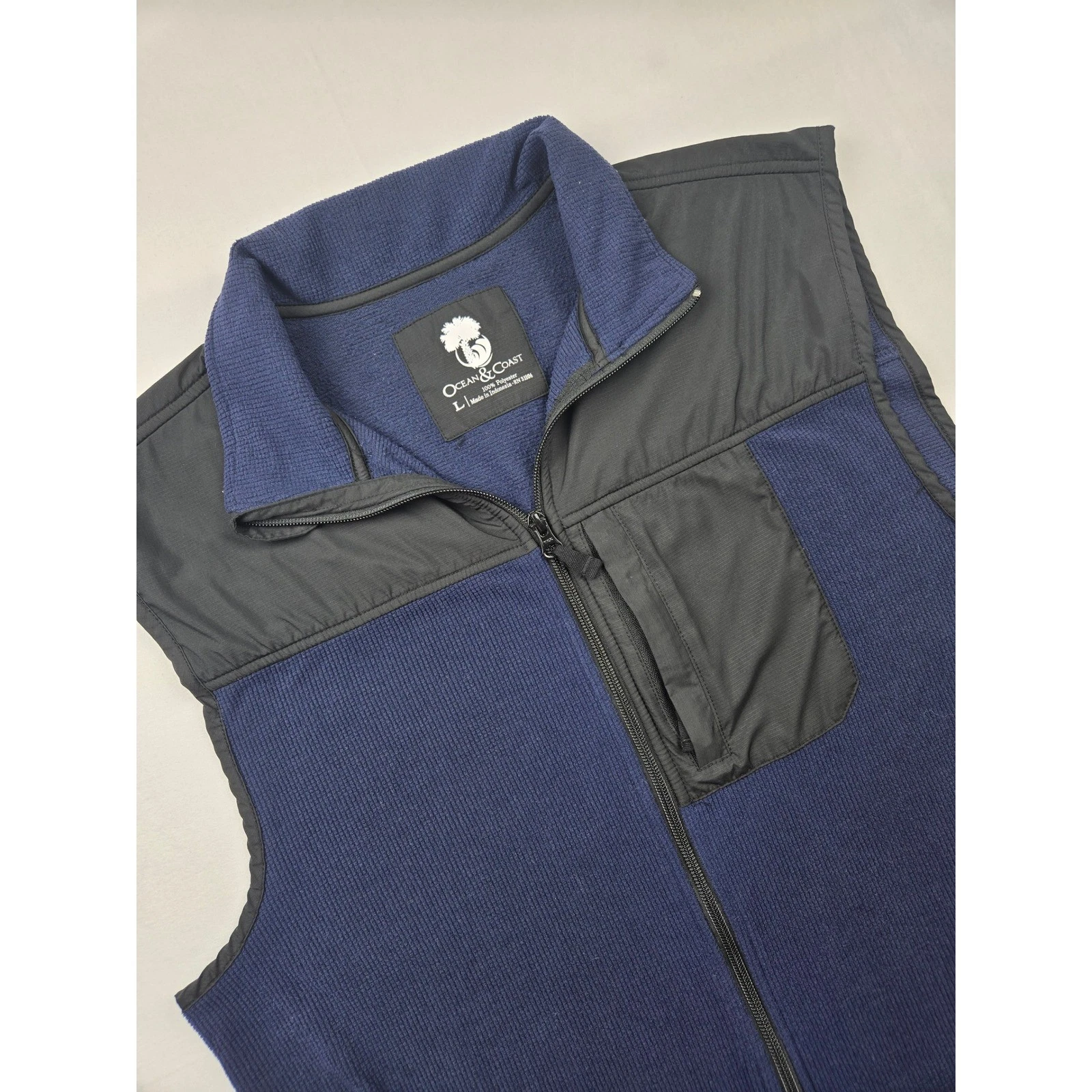 Ocean + Coast Mens Fleece Vest Navy Blue Full Zip Pockets Size Large
Opens in a new window or tab