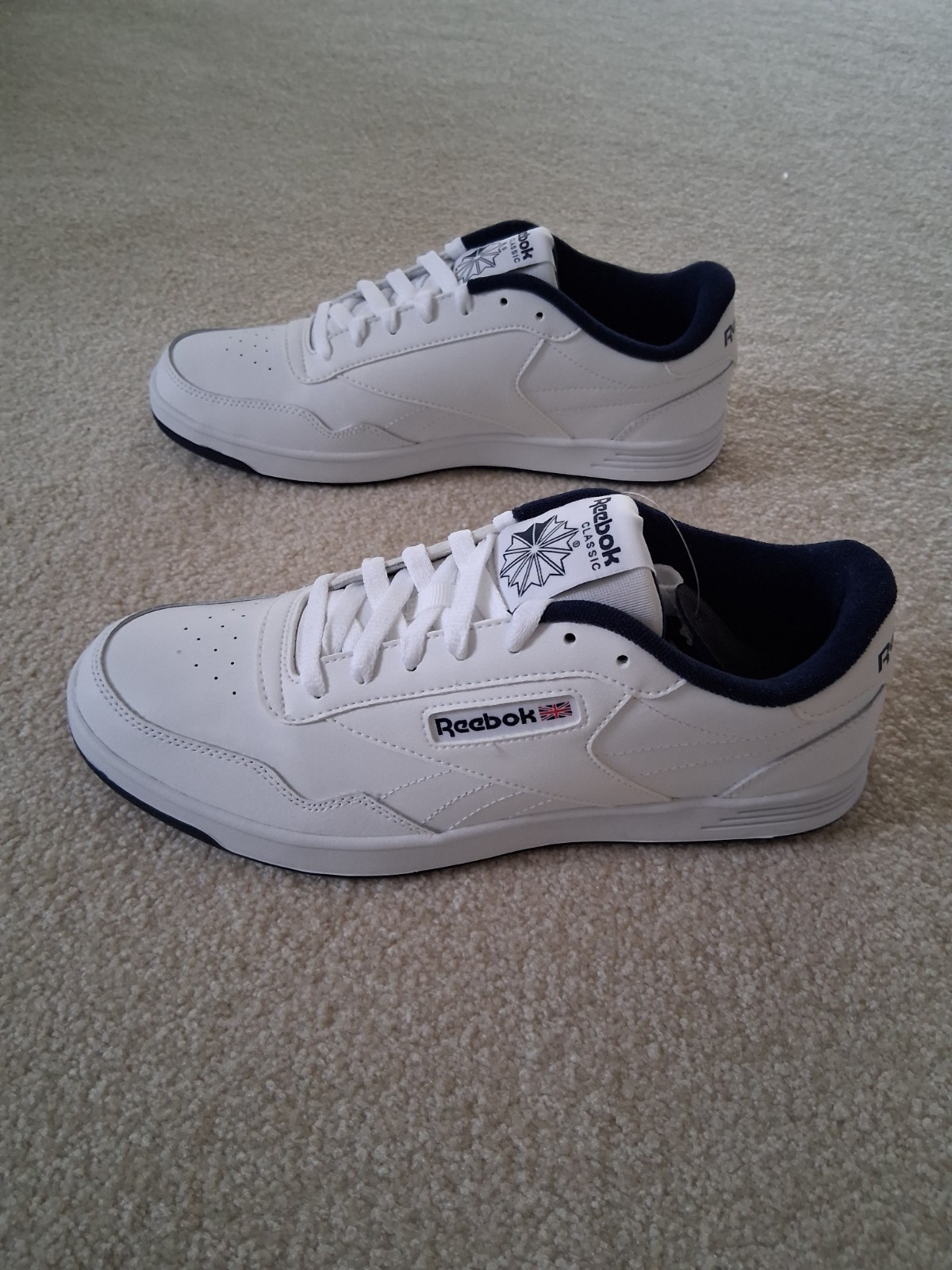 Size 10 - Men's Classic Reebok Athletic Shoes, NEW ! thumbnail 4