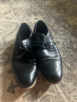 A pair of classic men's Stacy Adams dress shoes Size 13