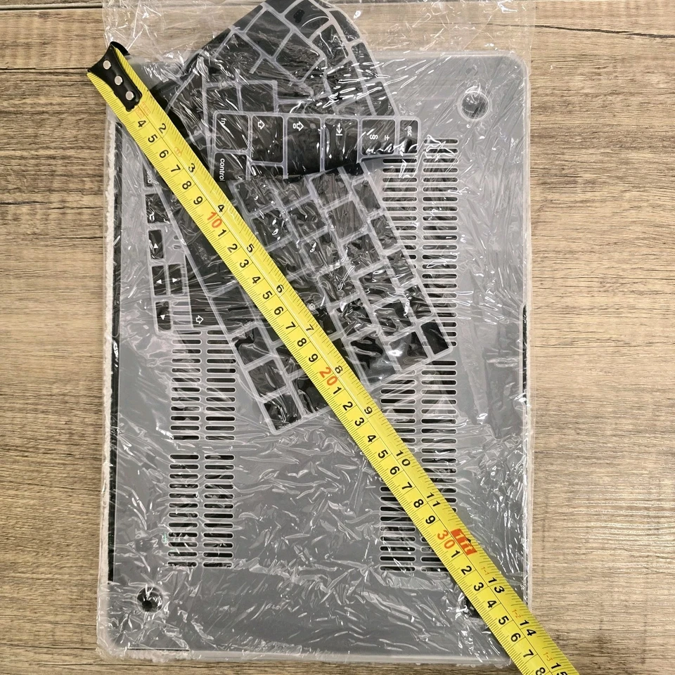 Plastic Hard Case for MacBook – Clear Shell, Lightweight, Scratch-Resistant - Image 2 of 4