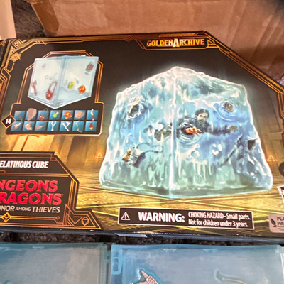 Hasbro Dungeons & Dragons Golden Archive Gelatinous Cube Set + Zubehör blau