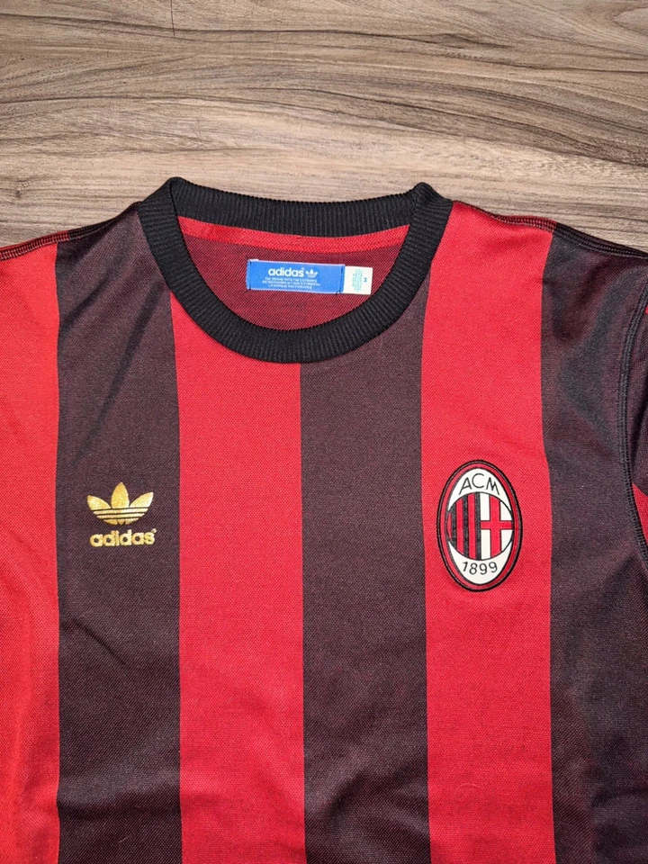 AC Milan 2012 Home football Adidas long sleeve jersey size Medium W64536 - Image 3 of 4