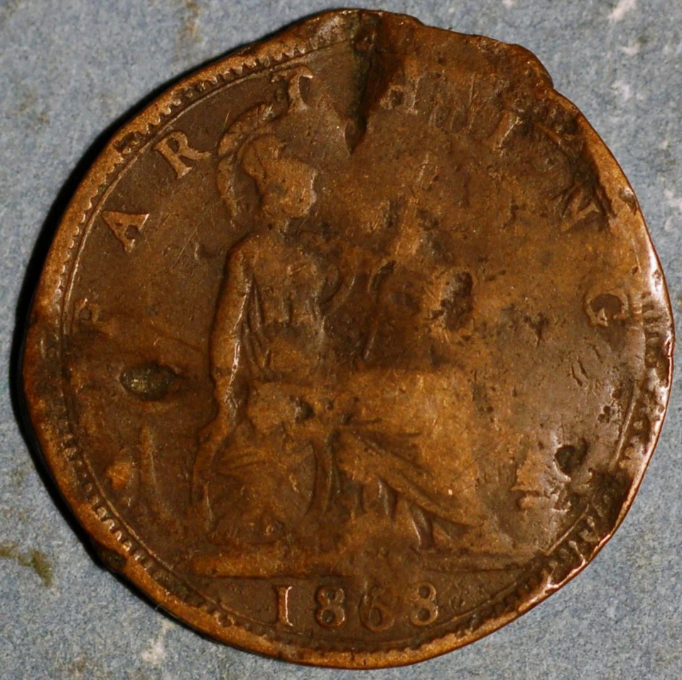 Great Britain Farthing 1868 KM# 747.2 - Image 2 of 2