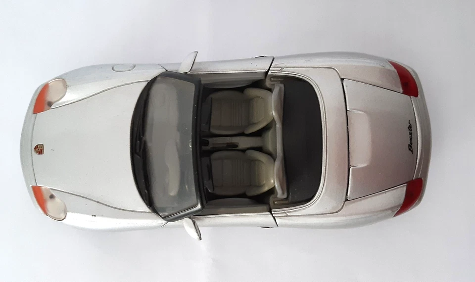 Porsche Boxster Silver Color diecast 1/24 - Immagine 4 di 4