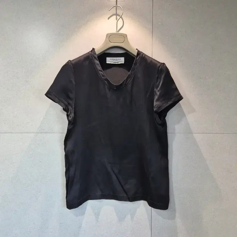 YSL Yves Saint Laurent Women's Black Silk Short Sleeve Top thumbnail 3