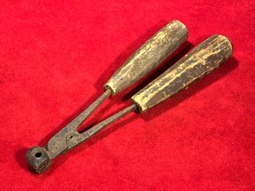 RARE CIVIL WAR ERA SMALL CALIBER PISTOL BALL MOLD WITH SPRUE CUTTER / MARKED