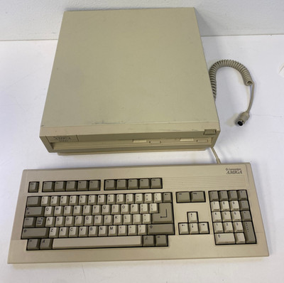 Vintage Commodore Amiga 3000 W/ Working 1950-B Monitor and Keyboard NO DRIVES/OS
