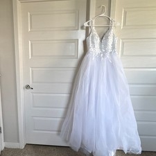 White Lace  Tulle A-Line V-Neck Sleeveless Full-Length Wedding Dress 10