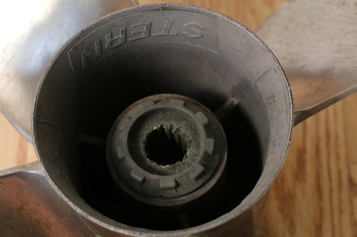 Mach Stern Drive 14.5"x22P Stainless Left Hand Prop 4 Blade 4.25 LH 15 Spline - Picture 3 of 9