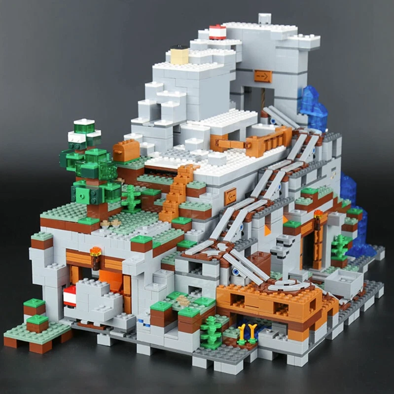 New "The Mountain Cave" MOC Brick Set, Mine Craft 2,932 Unbranded Bricks w/o Box - Image 2 of 4