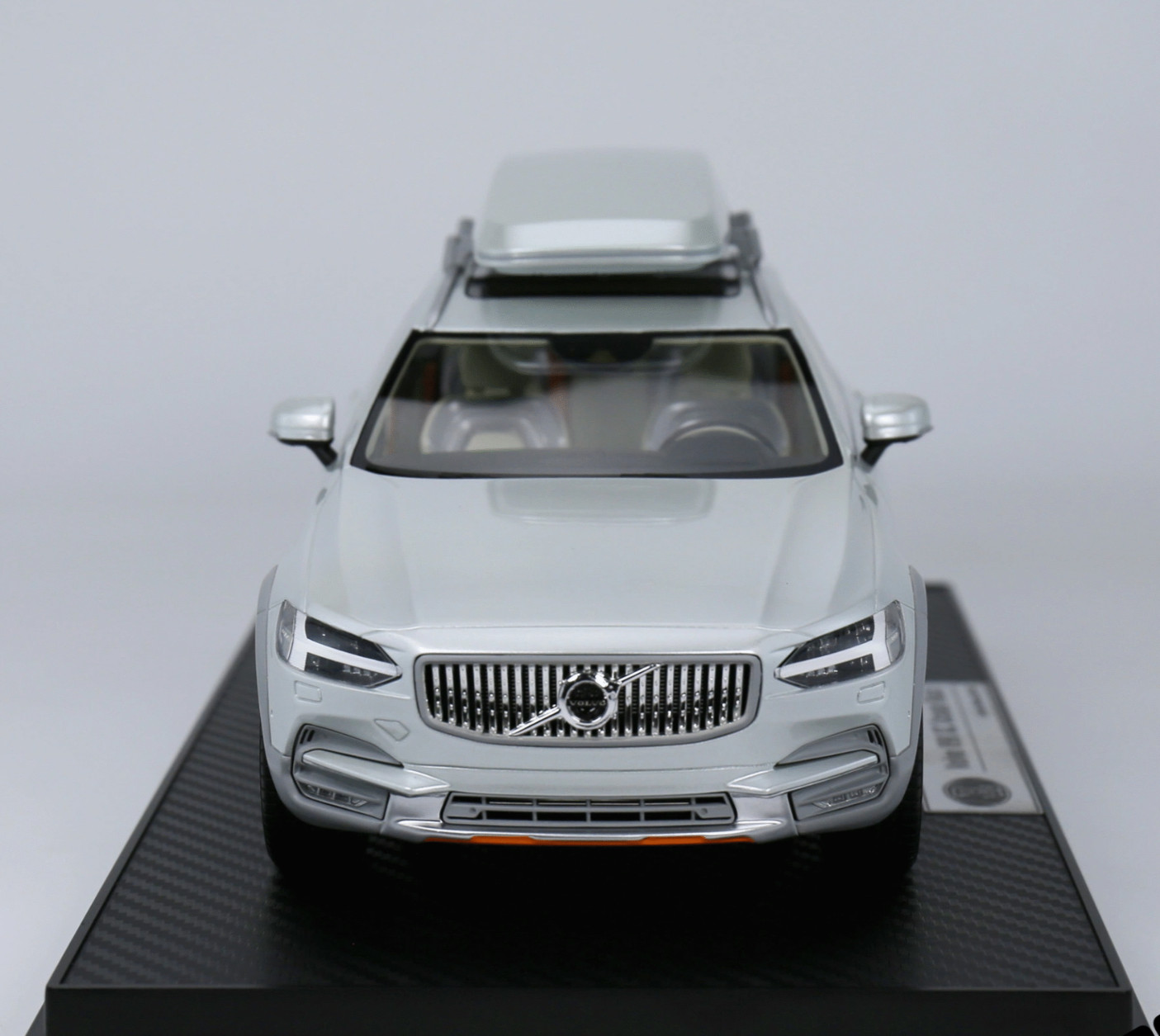 wonderful  modelcar 1/18 VOLVO V90 CROSS COUNTRY OCEAN RACE 2022 - bright silver