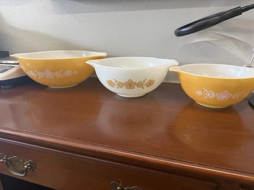 Vintage Pyrex Butterfly Gold Cinderella Mixing Bowls set of 3!