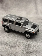 Hummer H3 No. 43629 Silver 1/34 Scale DieCast SUV Truck PULLBACK Action