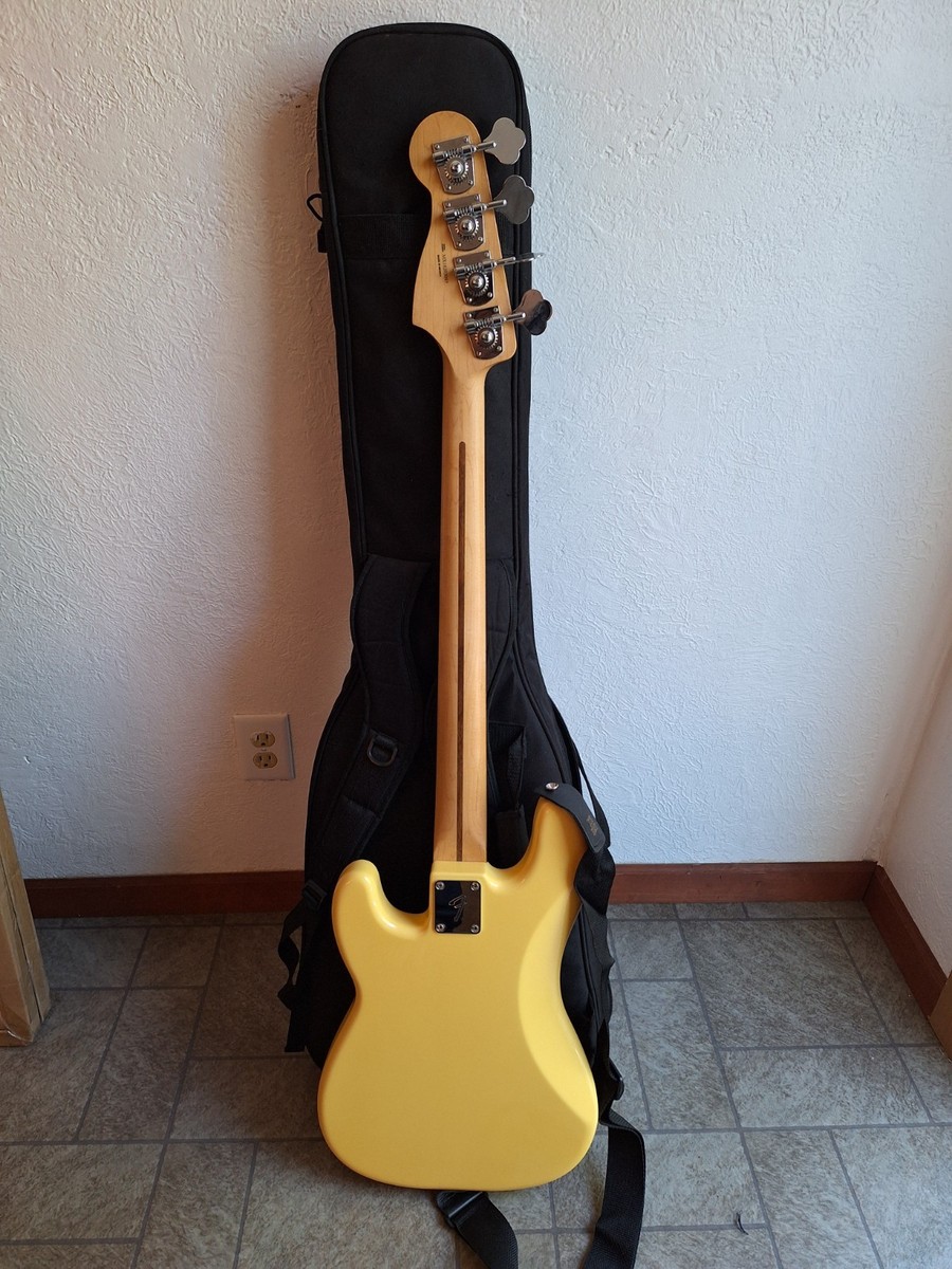 Fender Player Precision Electric Bass Guitar, Maple Fingerboard