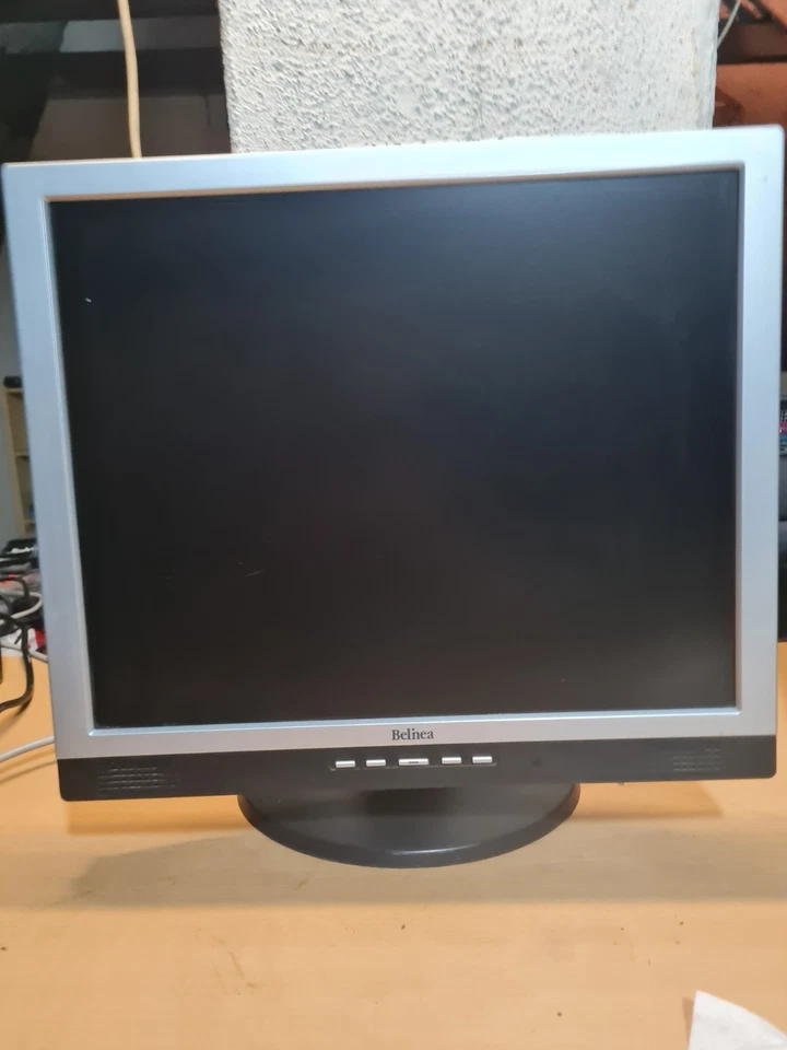 Belinea 10 19 02 19" TFT Monitor mit Lautsprechern, VGA, Audio In - Bild 3 von 4