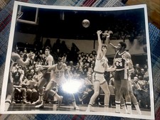 1970S NBA BASKETBALL TYPE 1 PHOTO DAVE DEBUSSCHERE JOHN GIANELLI NEW YORK KNICKS