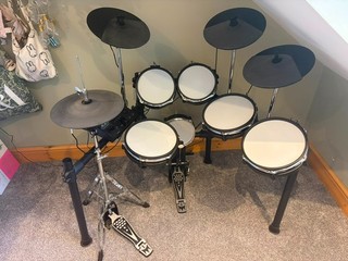 Millenium MPS 850 E Drum Kit barely used