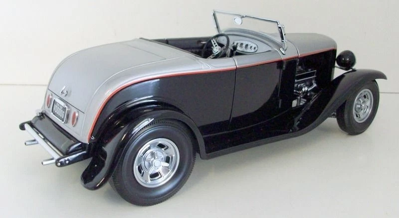 GMP 1/18 Scale - G1805008 Ford vintage Deuce Series #6 Highboy Black / silver - Image 2 of 4