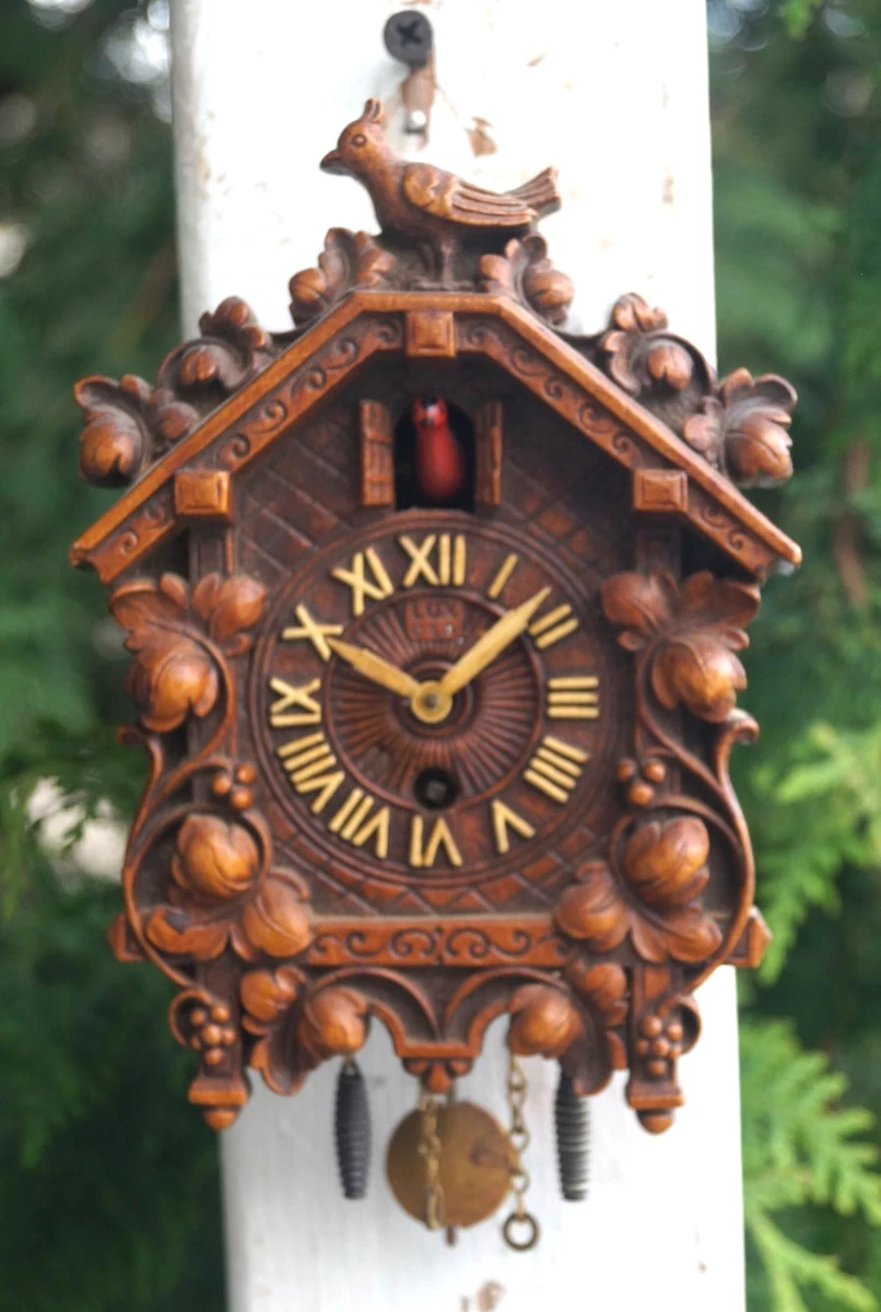 Collectible Wall Clocks Lux 1920-1949 Time Period Manufactured for