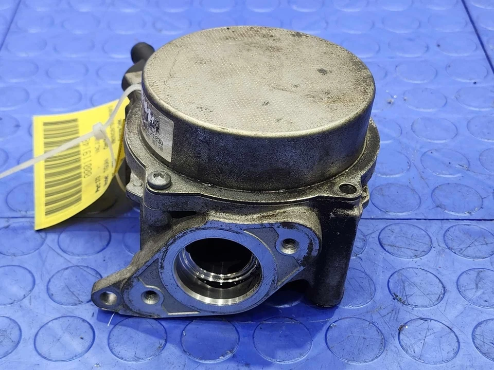 2009-2015 Volkswagen Tiguan Engine Driven Vacuum Pump Bosch OEM 06H145100A - Image 4 of 4