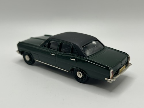 Landsowne LDM38 Vauxhall PC Viscount Laurel Green/Black 1971 LDM 38 1/43 Scale - Picture 9 of 13