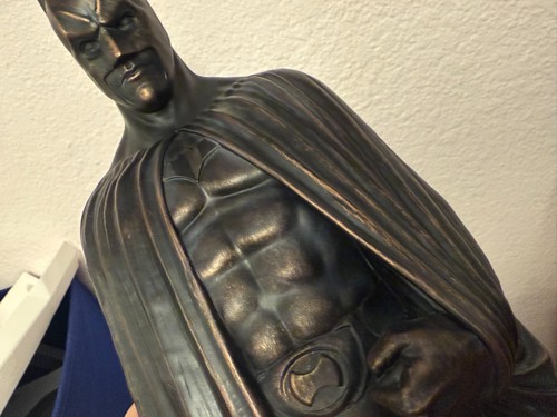 Beast Kingdom Batman The Dark Knight Memorial Statue MC-021 # 2704 of 3000 - Picture 3 of 4