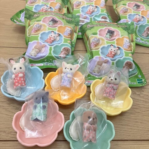 Sylvanian Families Baby and Flower Bed Set 5 Pieces Toy Accessories Unused