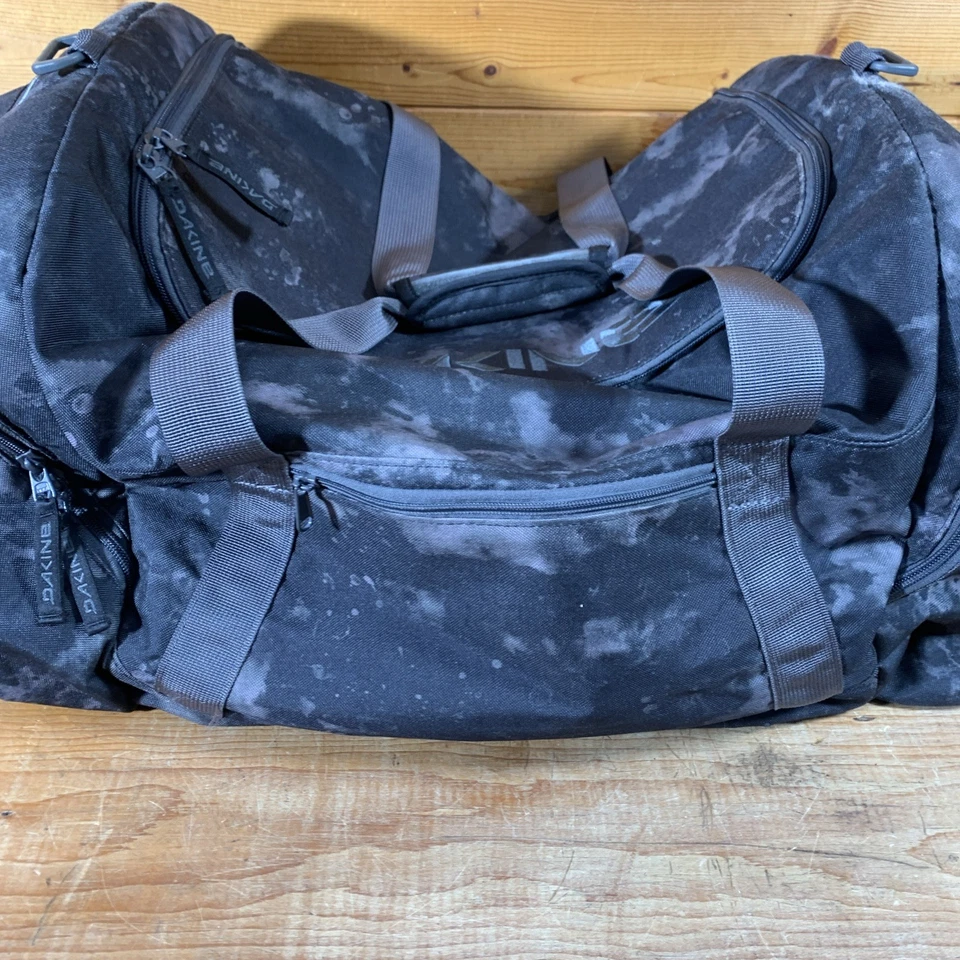 Bolso Dakine XL Lona Negro Camuflaje Múltiples Compartimentos con Cremallera Foto 3 de 4