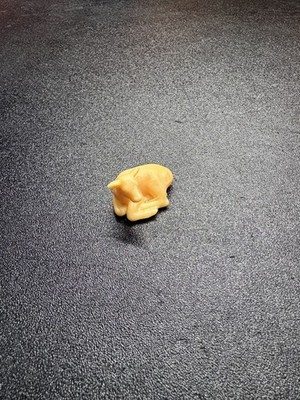 Liegendes Kalb, Resin 3D gedruckt im Maßstab 1:32 britains Siku Modellfarm - unbemalt 