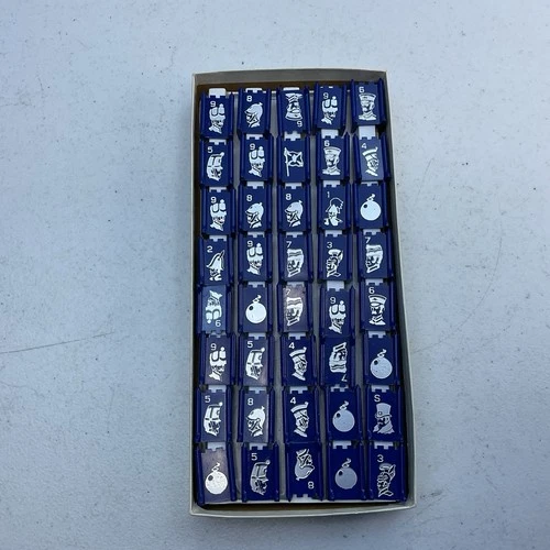 Stratego Vintage Game Milton Bradley Complete 40 Blue Pieces Movers Armies