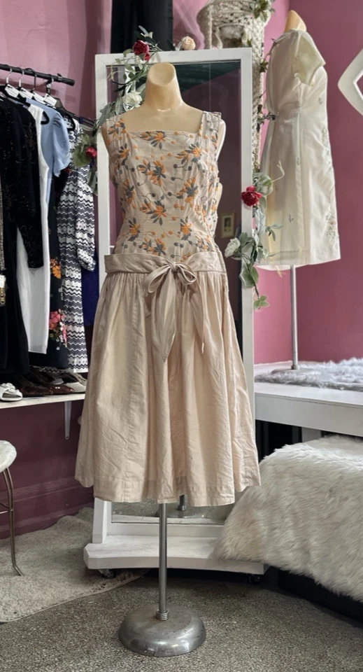 Vestido de Día Vintage Años 50 Estampado Floral Bordado Ajuste y Acampanado Algodón Fiesta Verano S Foto 2 de 4