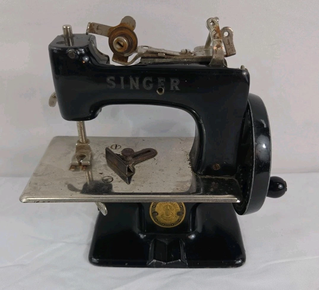 Manual Sewing Machine Indiana Collectible Sewing Machines for sale