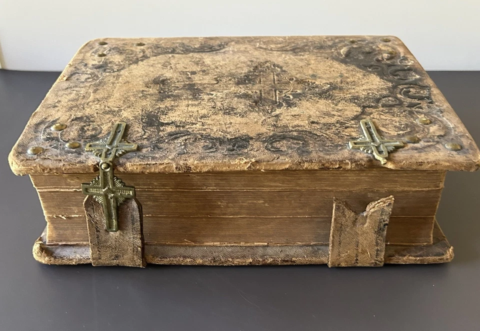 1880 Swedish Biblia Holy Bible Gleerup Leather Brass Clasps Antique Gothic - Image 3 of 4