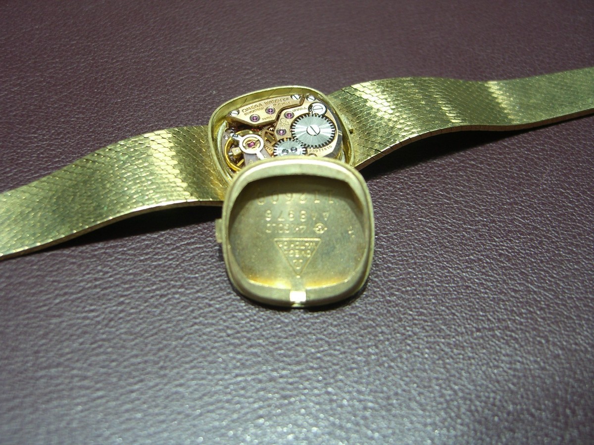 VINTAGE LADIES OMEGA WINDE UP WATCH SOLID 14K GOLD *YEAR 