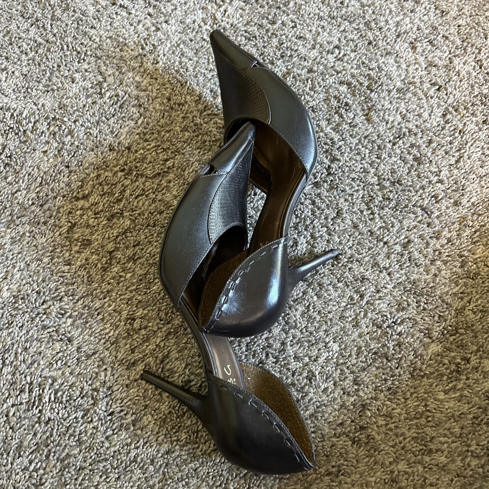 BCBG Paris Women's Shoes US 8.5B Dark Brown Leather Pumps Pointed Toe High Heels - Image 4 of 4