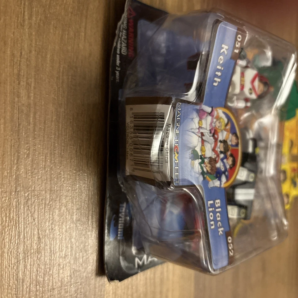 Voltron Defender of the Universe - Keith and Black Lion Toynami I-Men with coin - Image 4 of 4