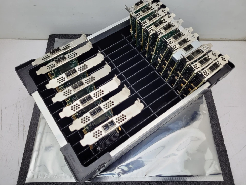 19 x SAS9300-8e 8-port 12Gb/s SATA+SAS PCIe 3.1 12Gb Controller Host Bus Adapter - Image 2 of 4