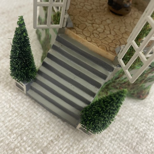 Department 56 - Alpine Village Series - The Sound of Music Gazebo #56.56212 - Picture 4 of 17
