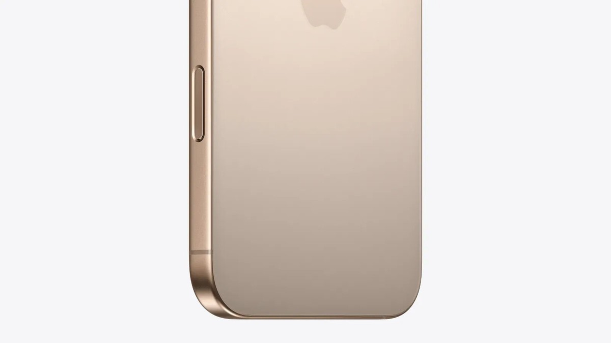iPhone 16 Pro Max 256GB 金色・極美品 ムスビー｜【らいぶshop】iPhone 16 Pro Max 256GB 金☆SIM